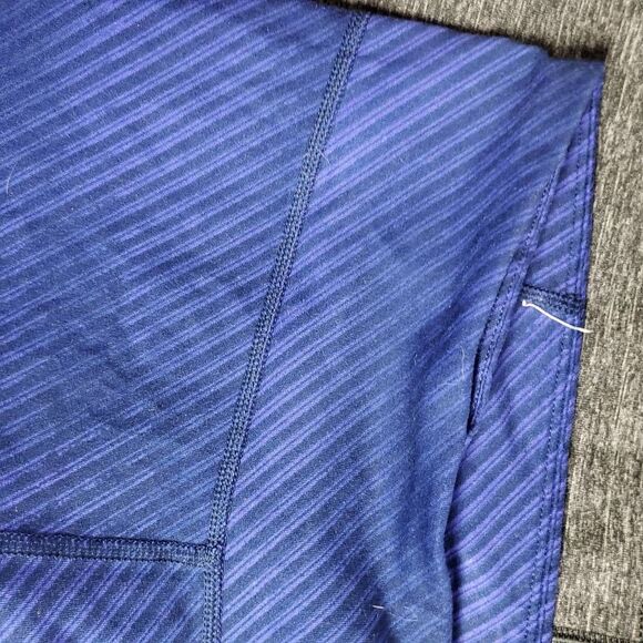 Under Armour HeatGear Compression Capri Leggings Blue Striped Women’s Small - Picture 6 of 7